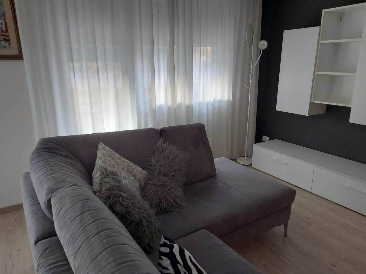 Casa Belle Vacanze Apartment Mestre Bagian luar foto