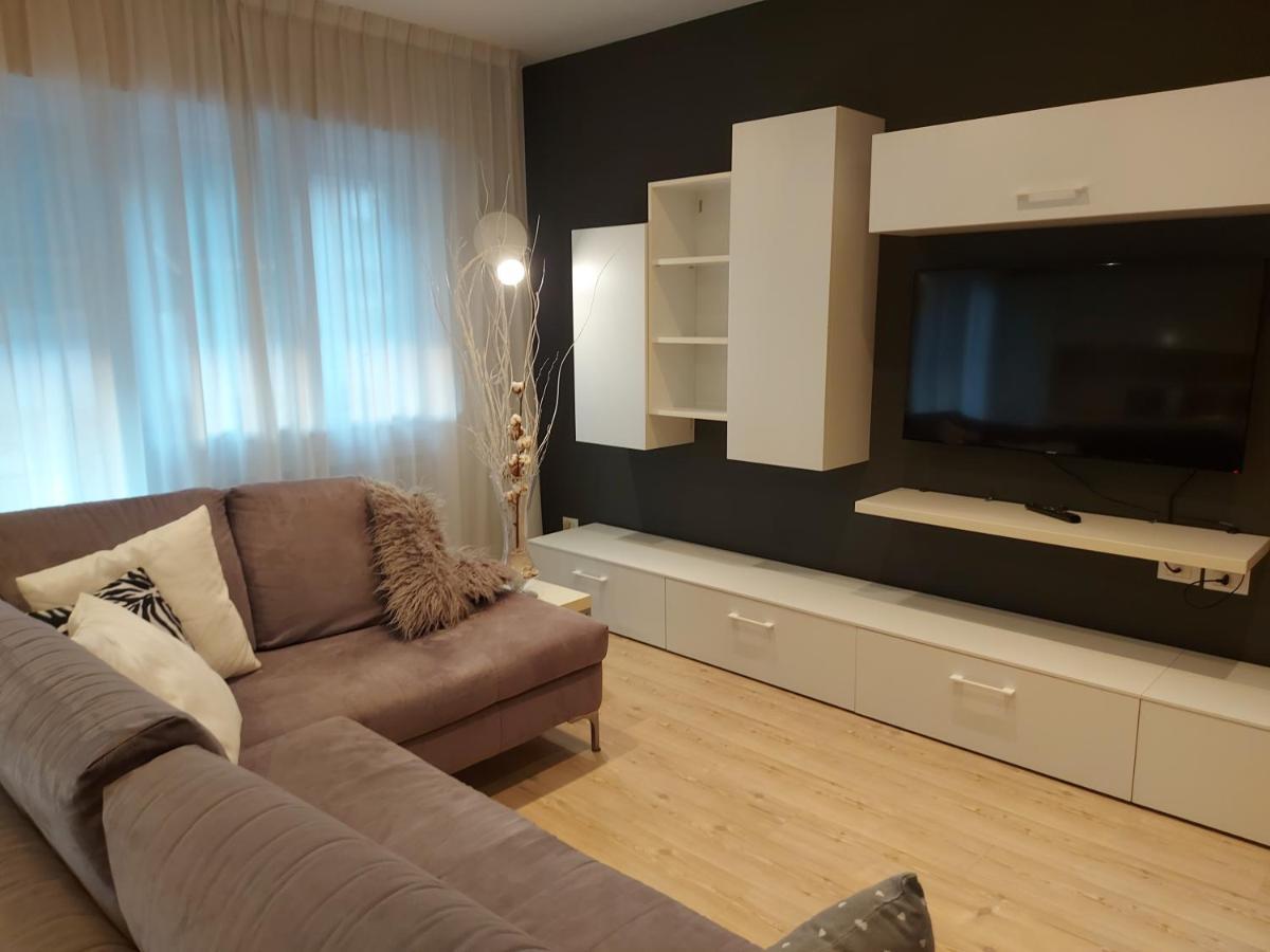 Casa Belle Vacanze Apartment Mestre Bagian luar foto