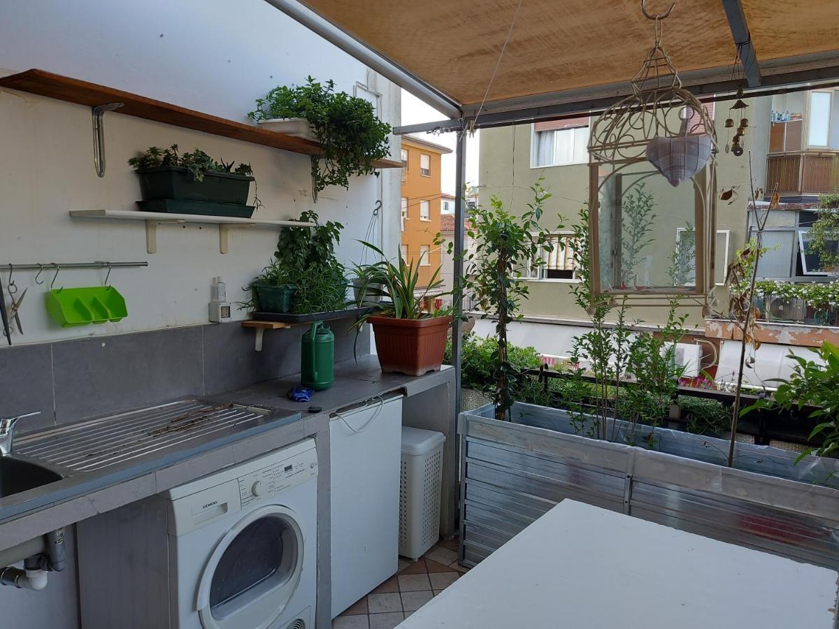 Casa Belle Vacanze Apartment Mestre Bagian luar foto